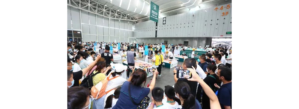 工业富联亮相中国智能机器人博览会