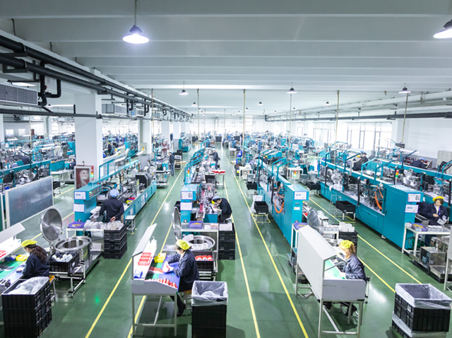 富士康电子厂的真实工作环境怎么样？