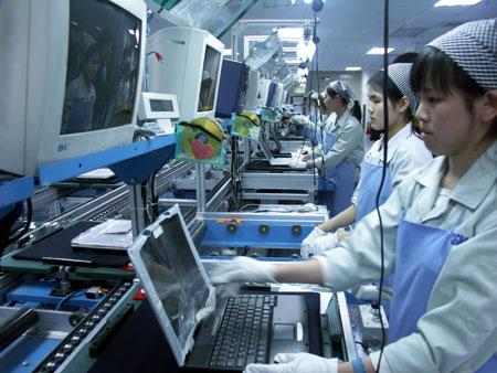 富士康电子厂经常被吐槽，为什么还有很多人在里面工作？